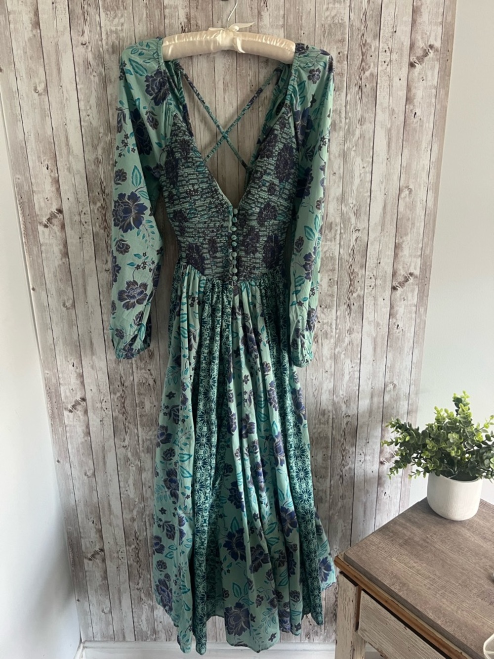 Free People A New Way Maxi V Neck Smocked Criss Cross Floral Boho Maxi Dress XS - Picture 7 of 8
